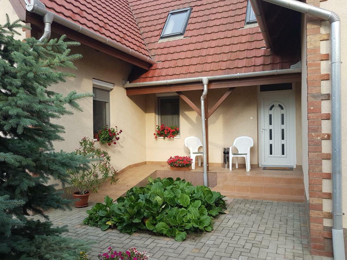 Villa Bellanova Hajdúszoboszló Buitenkant foto